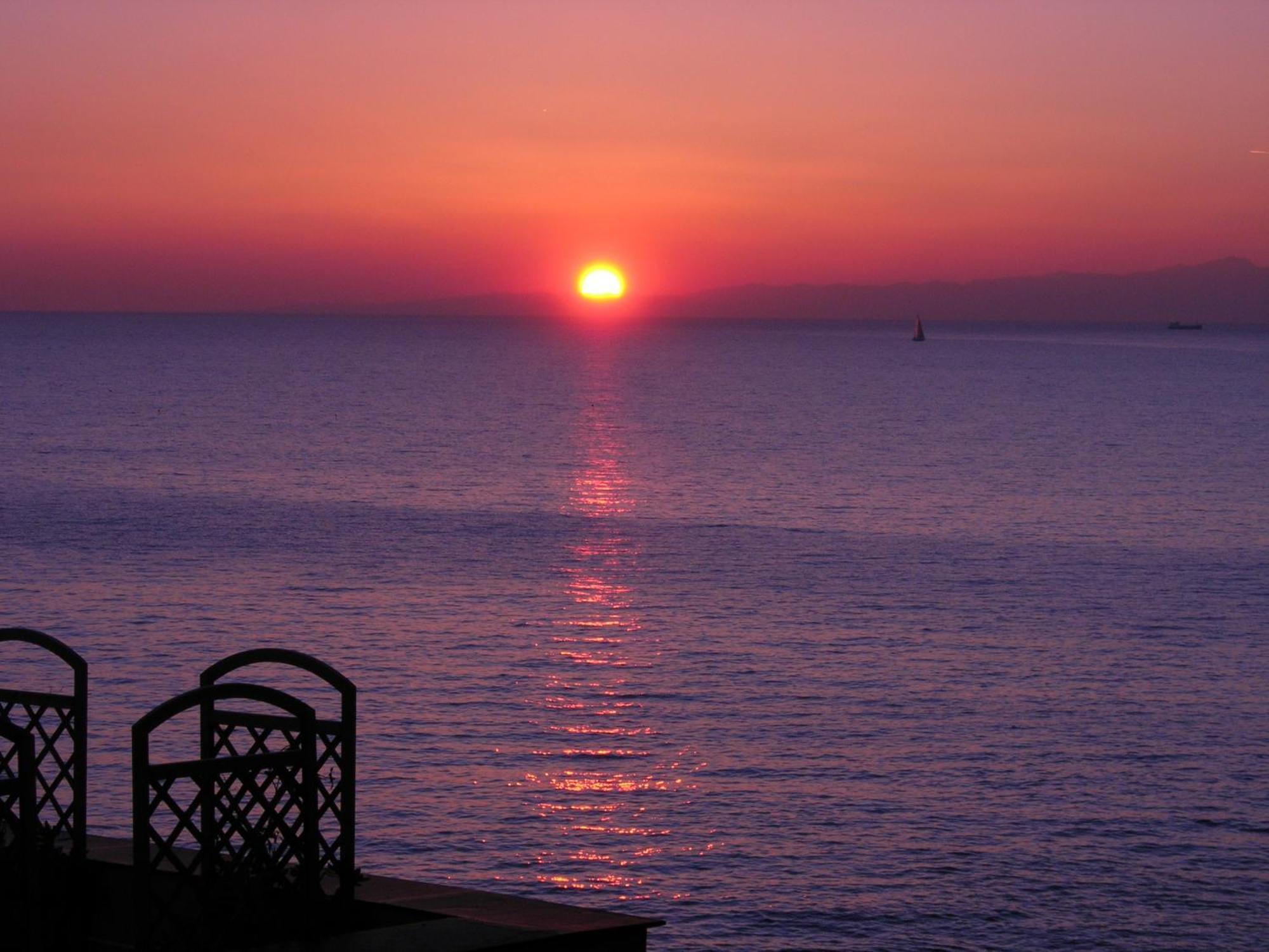 Romantic Sea View Flat In Genova Buitenkant foto